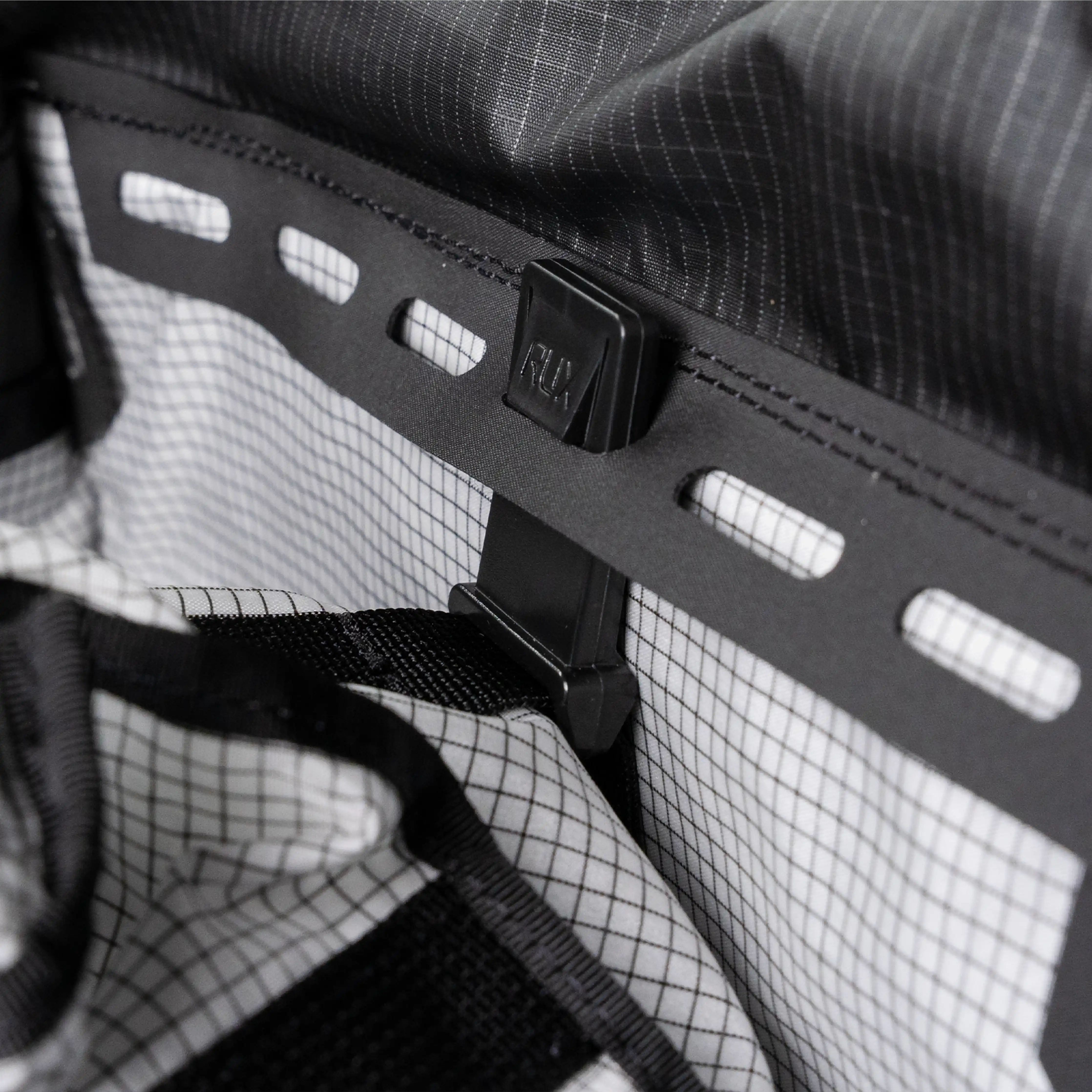 RUX Duffel Box 55L - Black